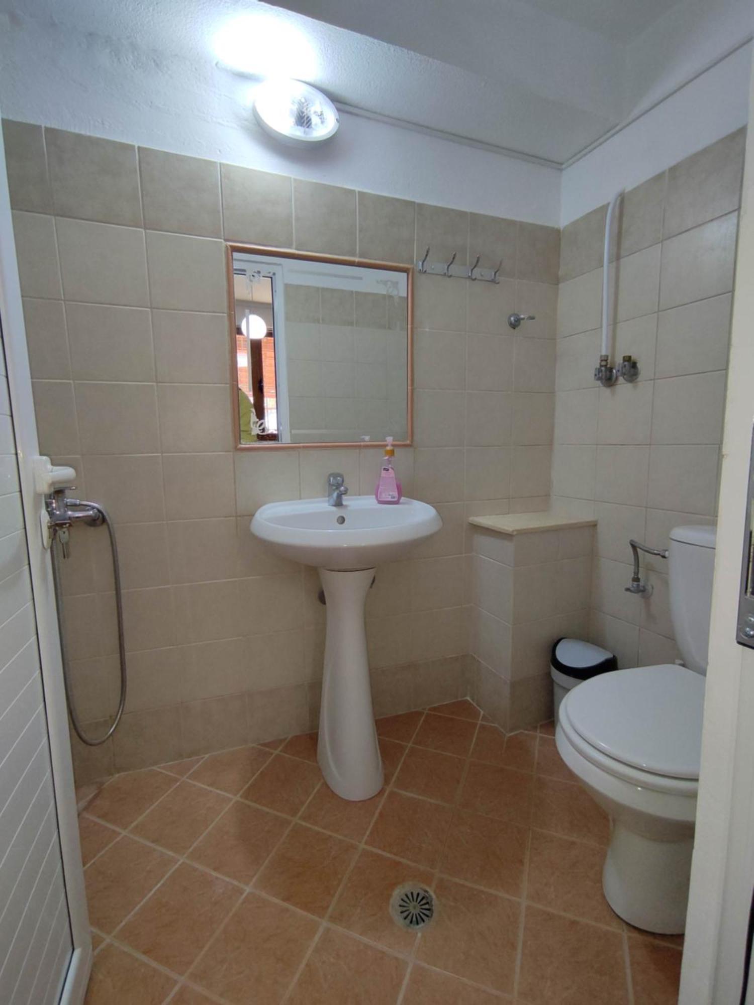 Aris Apartment Sarandë エクステリア 写真